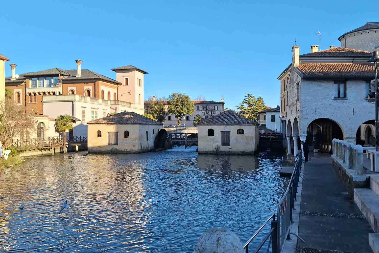 Ti porto con me a Portogruaro, la piccola Venezia sul Lemene (tra mulini duecenteschi e un campanile storto)