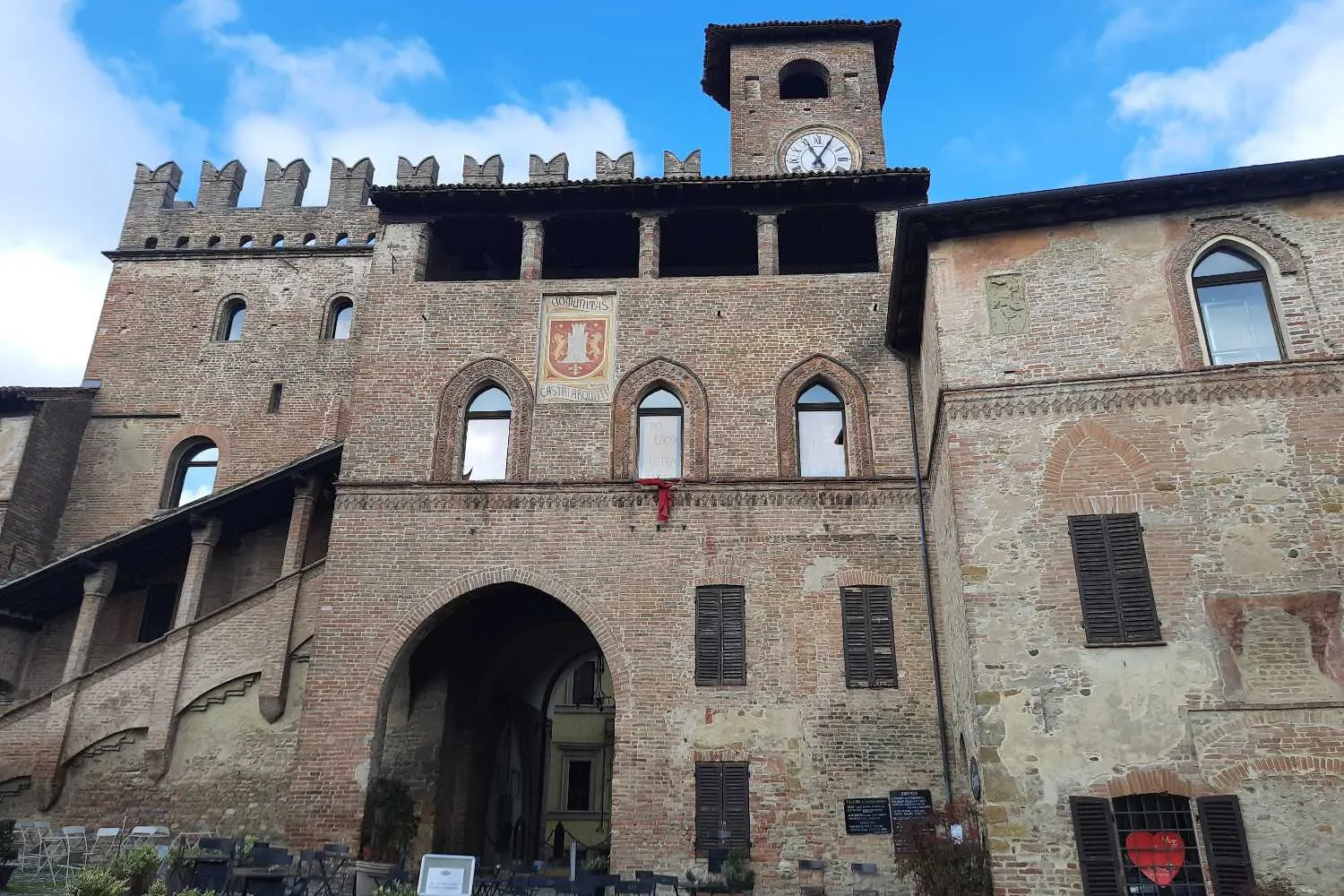 Weekend nei colli Piacentini? Il mio itinerario nei borghi medievali più autentici (che sembrano sospesi nel tempo)