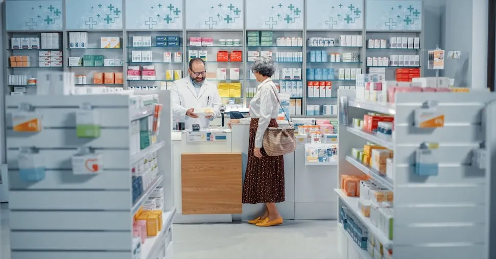 La professione di farmacista in crisi, la sceglie solo il 48% dei laureati in farmacia