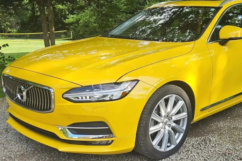 Volvo V90, all’asta un esemplare unico con cinque ruote e 4.000 km: prezzo di saldo - HDmotori.it
