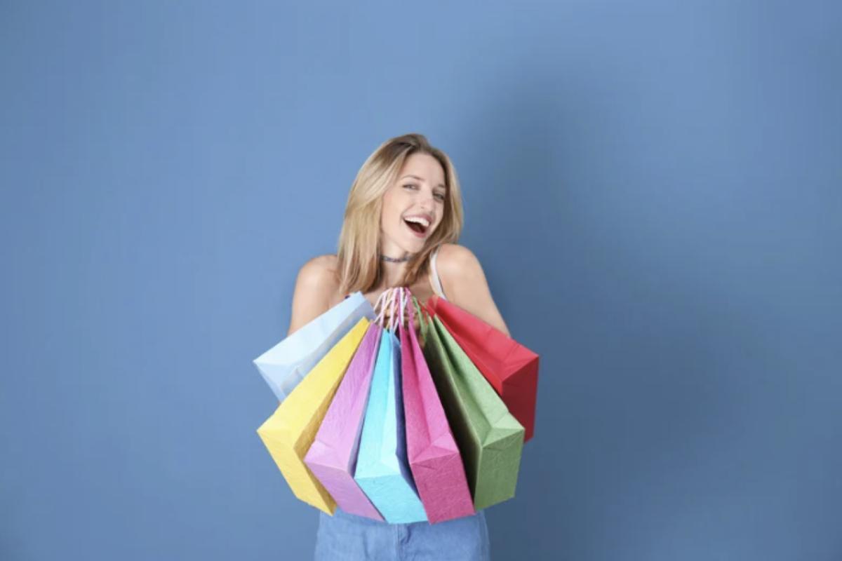 L’upcycling è il nuovo lusso: i vestiti ‘vecchi’ ora valgono più di quelli nuovi (e la Gen Z li preferisce alle grandi marche) – Ecoblog