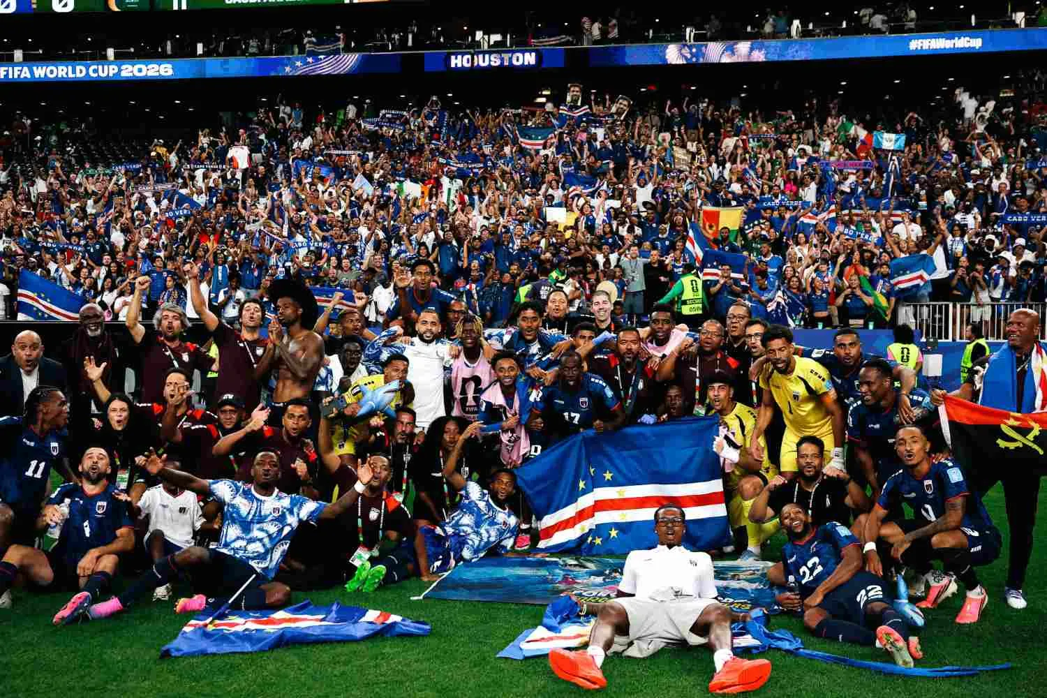 La favola di Capo Verde, qualificata ai sedicesimi dei Mondiali: è la più piccola nazione al mondo a riuscirci (trainata da Vozinha)