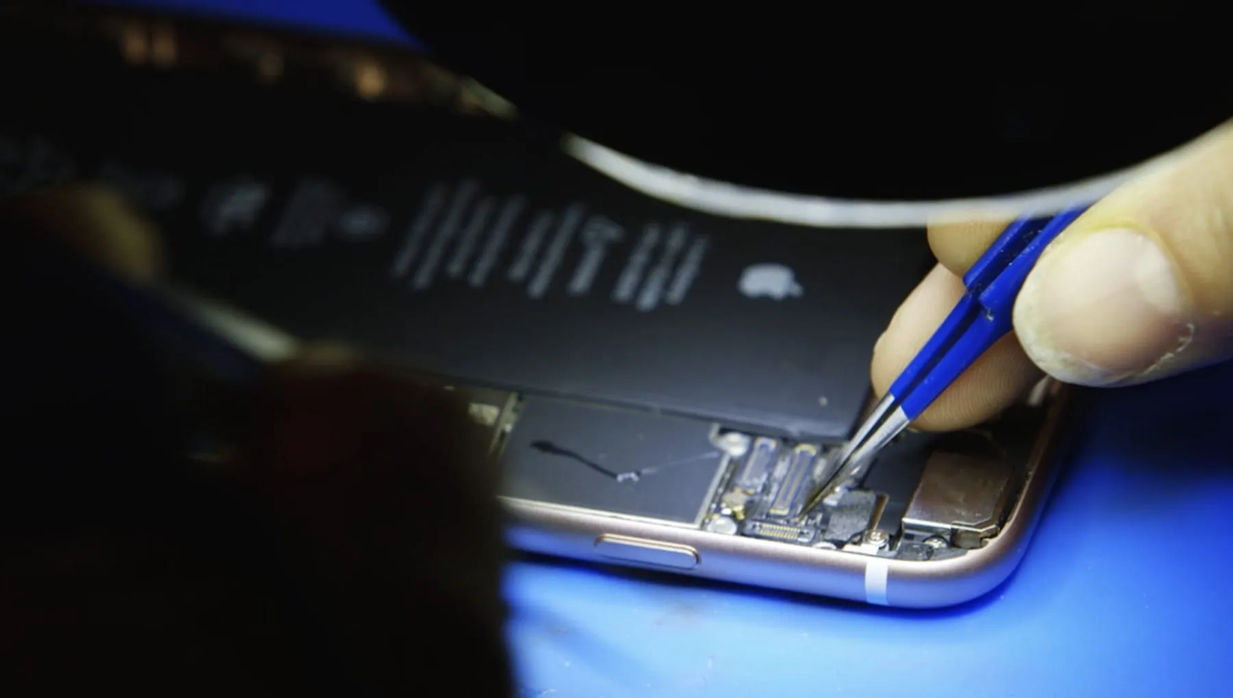 iPhone 18 Pro, il ricambio costa come l'assistenza ufficiale