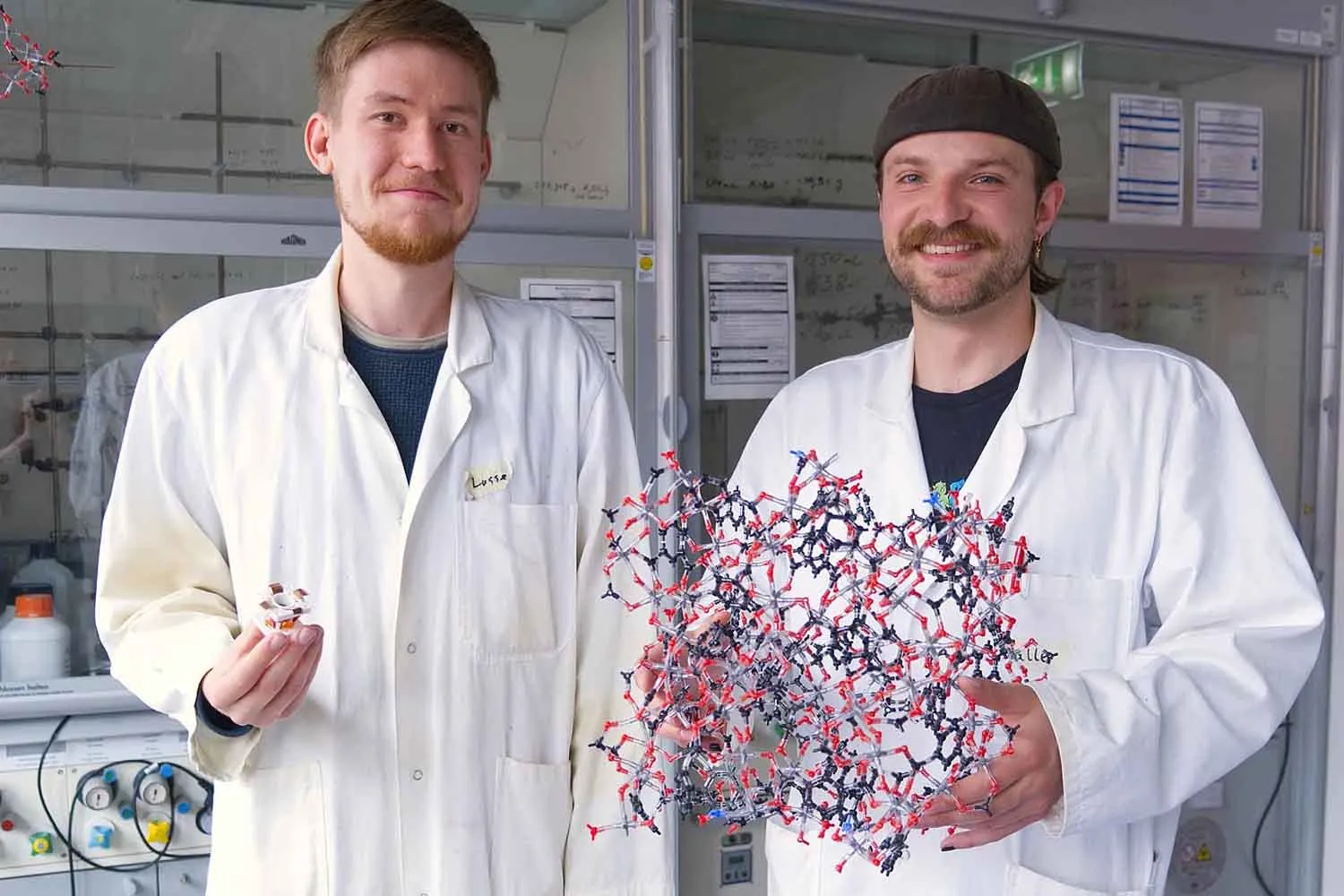 Questa “spugna” hi-tech cattura l’acqua dall’aria e potrebbe aiutare a raffreddare in modo più efficiente (anche i data center)