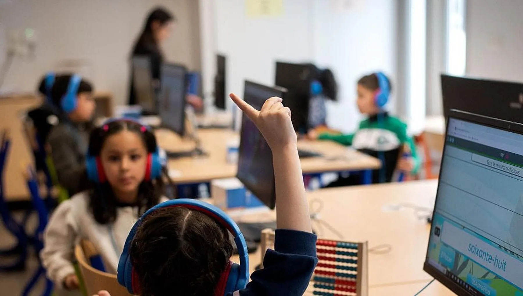 L’illusione della scuola digitale: essere più efficienti non significa imparare di più