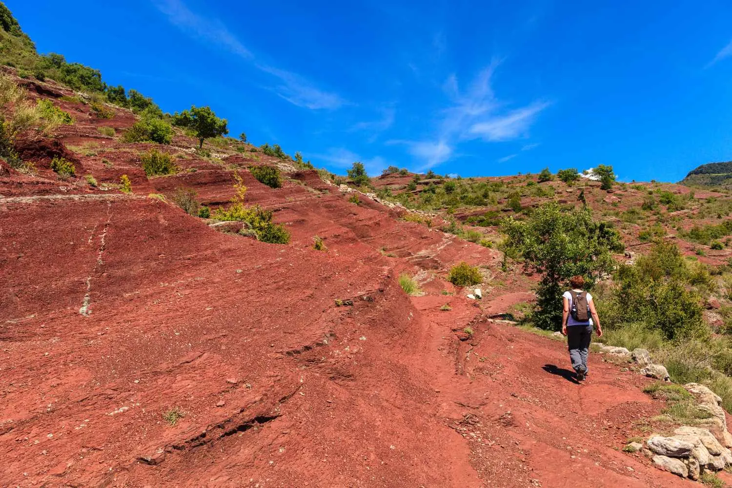 Sembra il Colorado, ma sono le Alpi: il canyon di roccia rossa nascosto vicino a Nizza