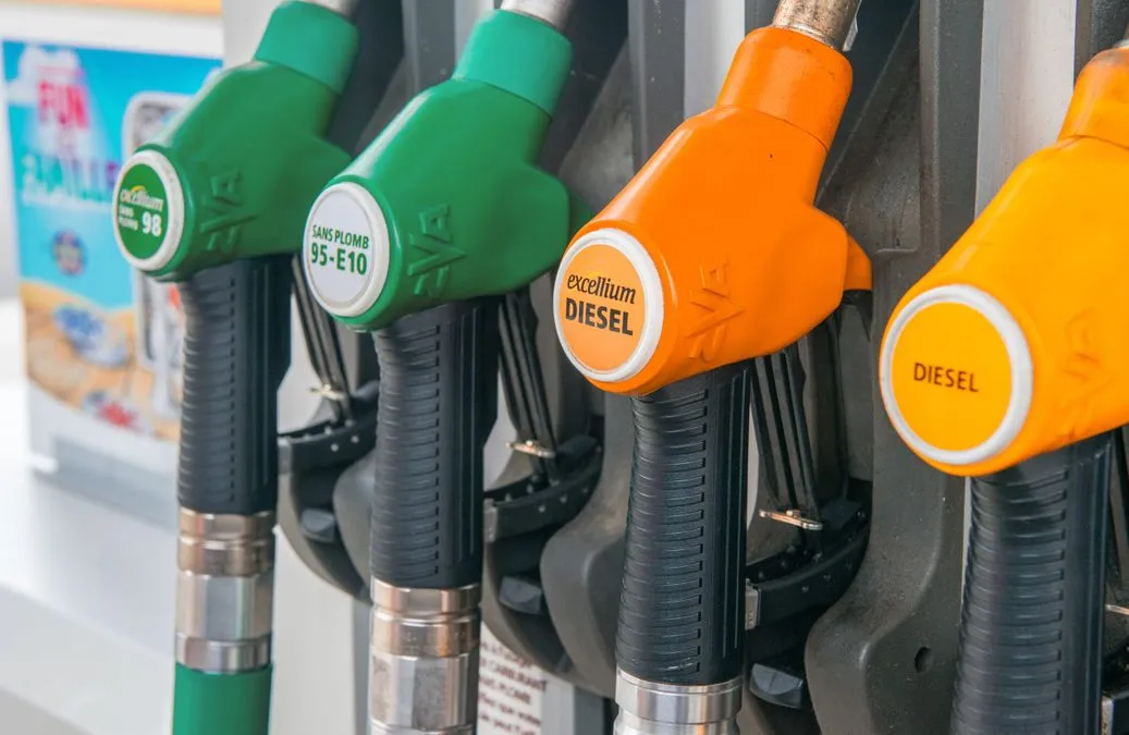 Benzina e gasolio, la stangata è servita: il diesel sfonda quota 2 euro - HDmotori.it