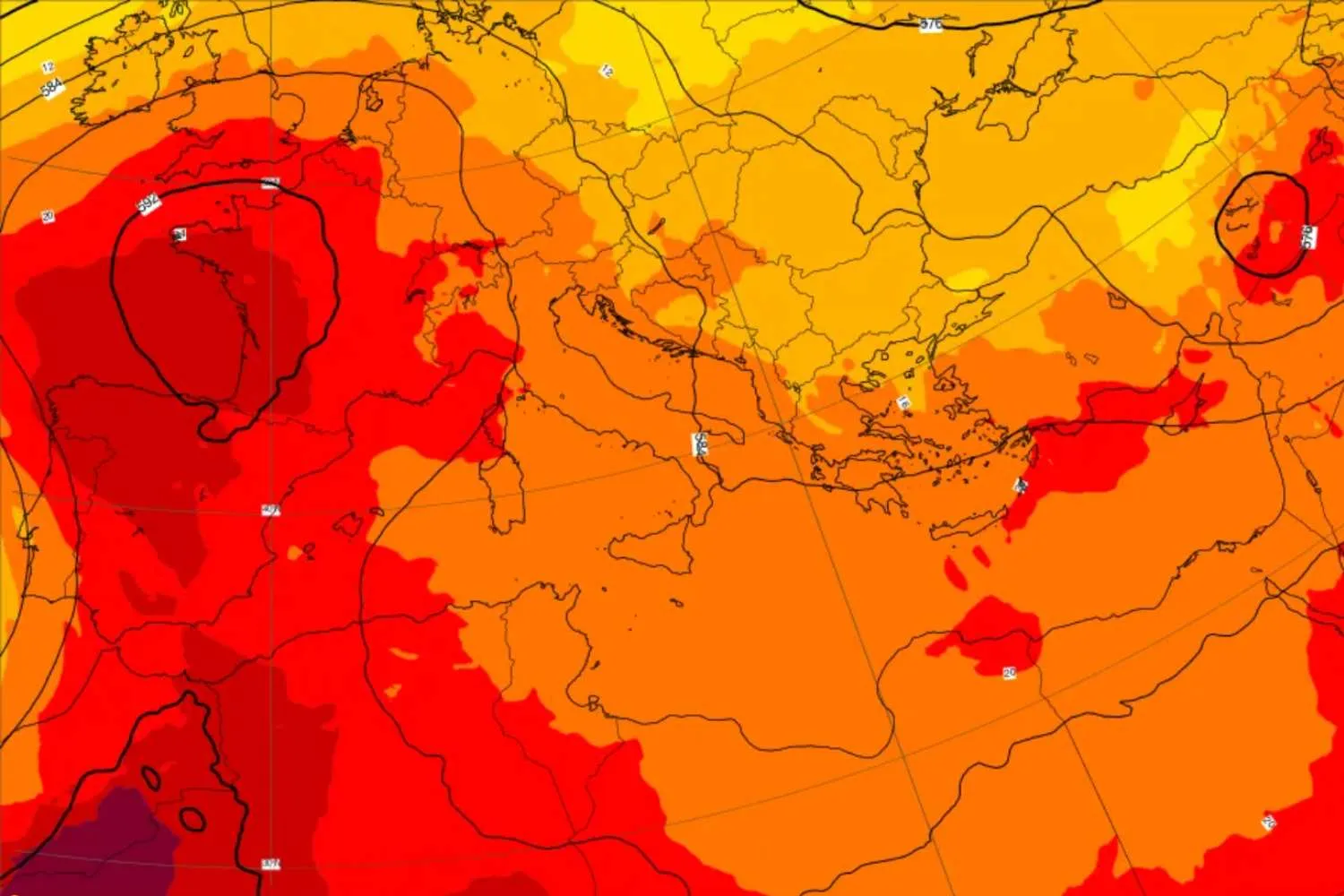 Bollino rosso in 15 città, a Cagliari chiudono parchi e cimiteri per il caldo estremo: la fiammata africana tocca il picco