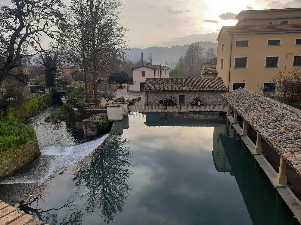 Sono stata a Bevagna e ti spiego perché devi venire in questo borgo medioevale umbro almeno una volta nella vita