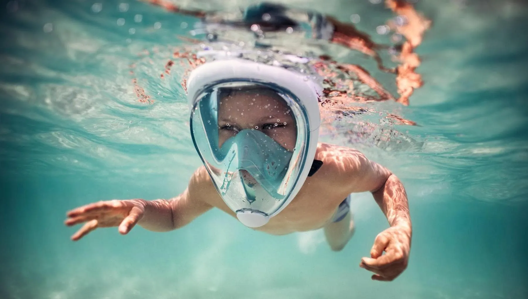 Maschere da “snorkeling full face”, attenzione ai rischi per i bambini. Mai sotto i 6 anni