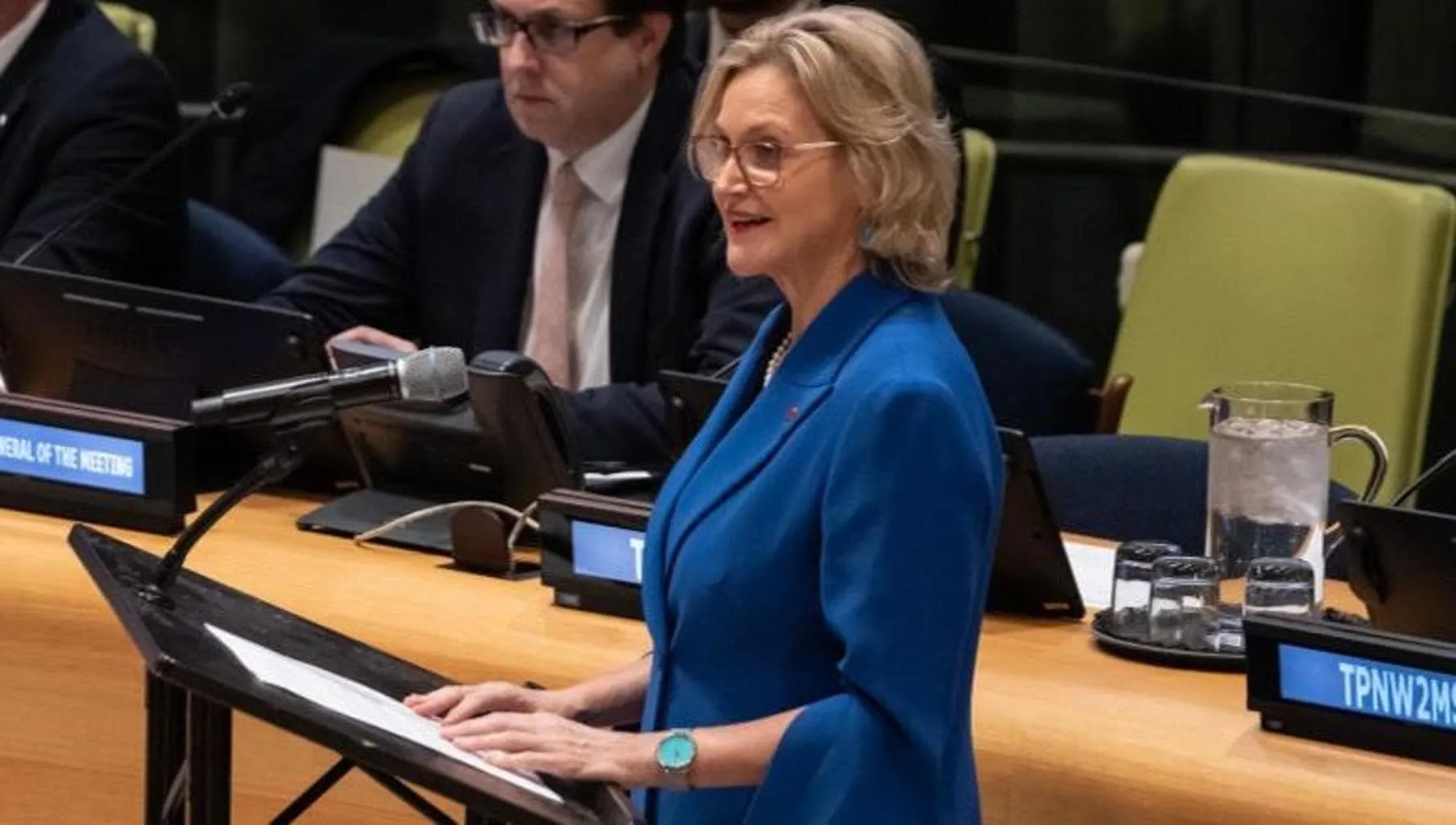 Melissa Parke, direttrice di ICAN: “Liberiamoci dell’atomica prima che l’IA sfugga di mano”