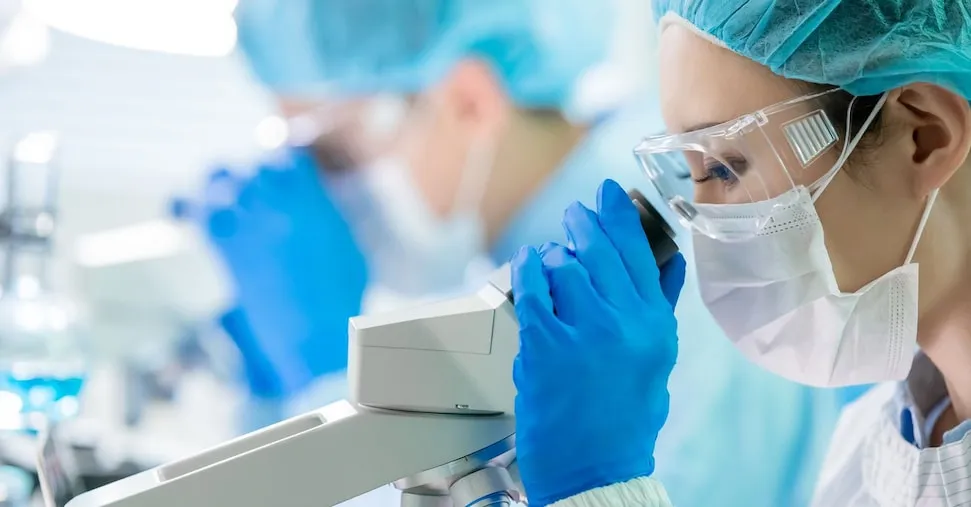Tumori: boom di studi clinici, così la Cina sfida il mondo sui farmaci intelligenti