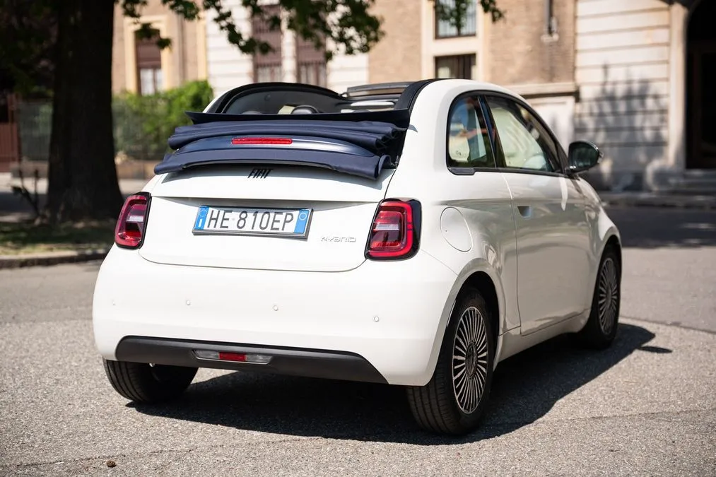 FIAT 500 Hybrid Cabrio Dolcevita e 600 Turbo 100 ampliano la gamma: i prezzi - HDmotori.it