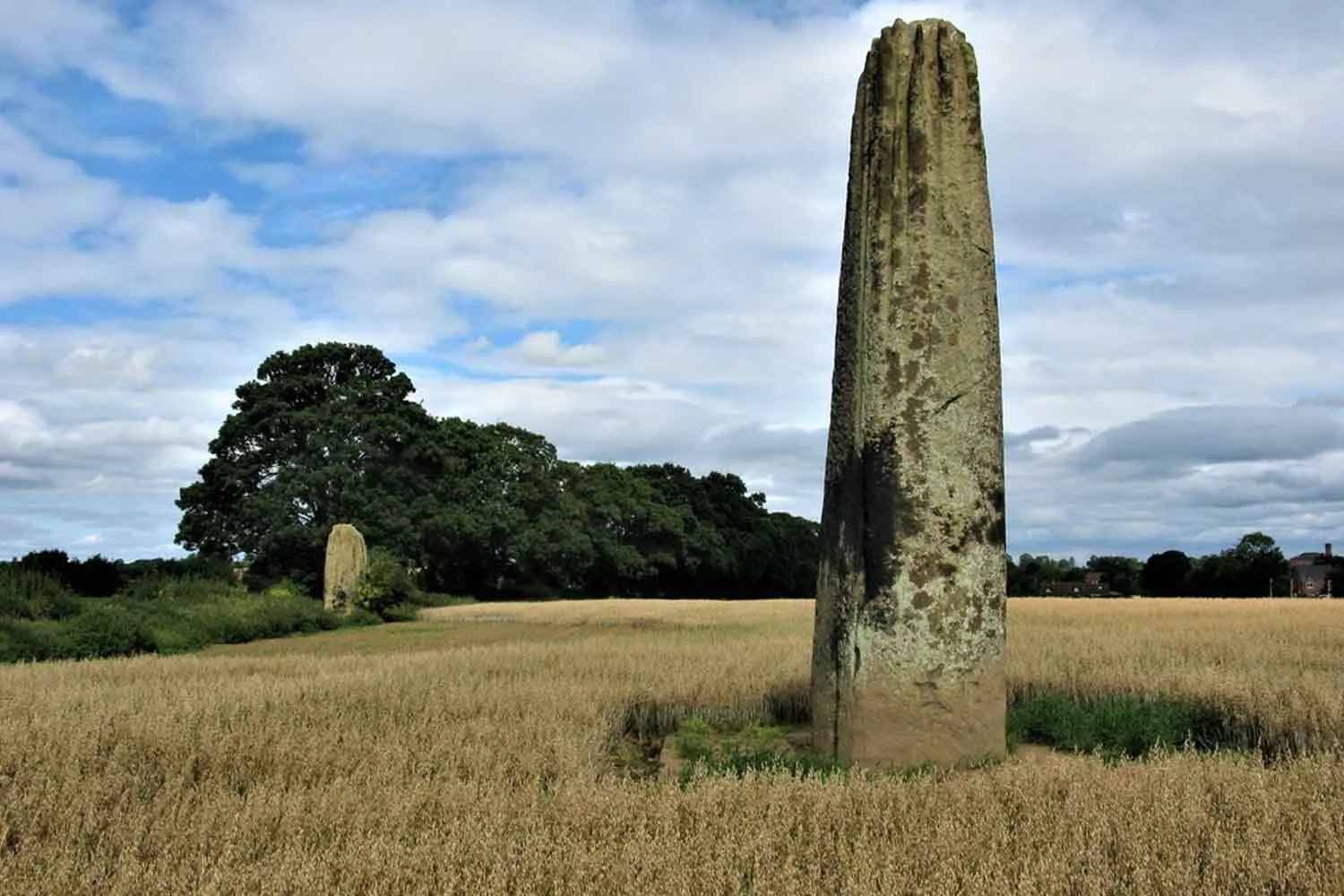 Svelato il mistero delle Devil’s Arrows: un nuovo studio riscrive da dove arrivano davvero i giganteschi menhir dello Yorkshire