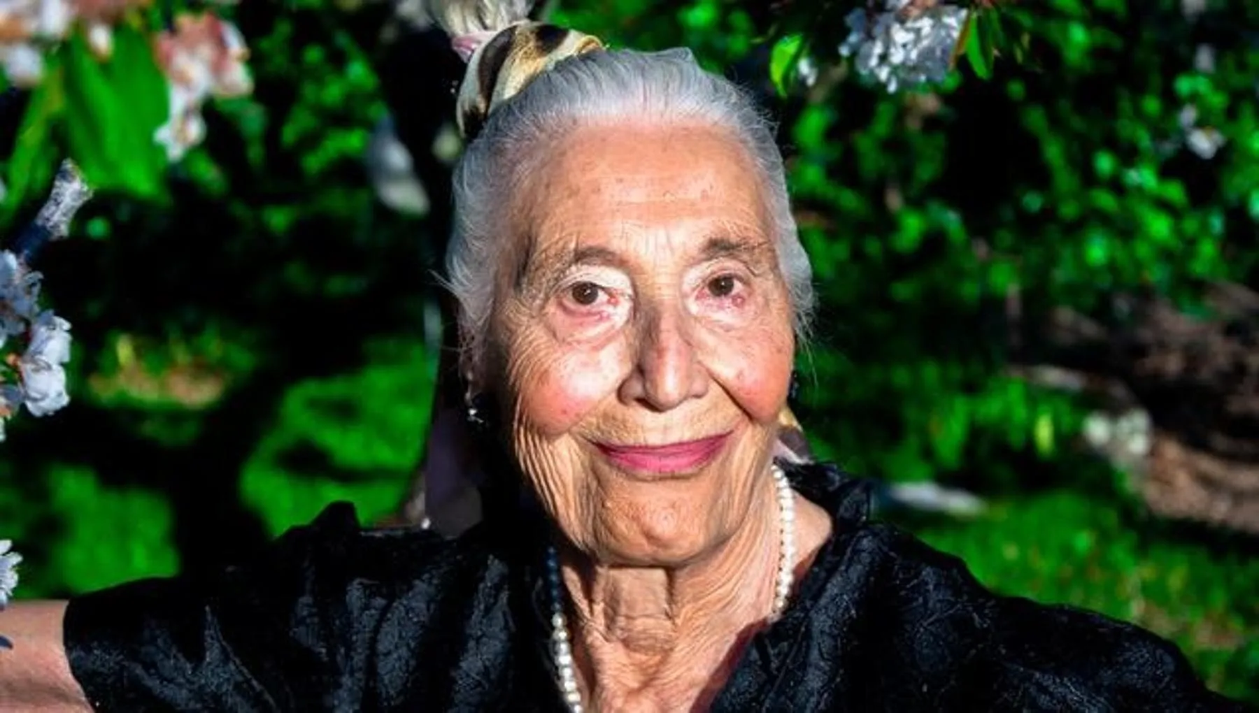 Licia Fertz, 96 anni e una seconda vita sui social: “Bisogna alzarsi, mettersi il rossetto e uscire”