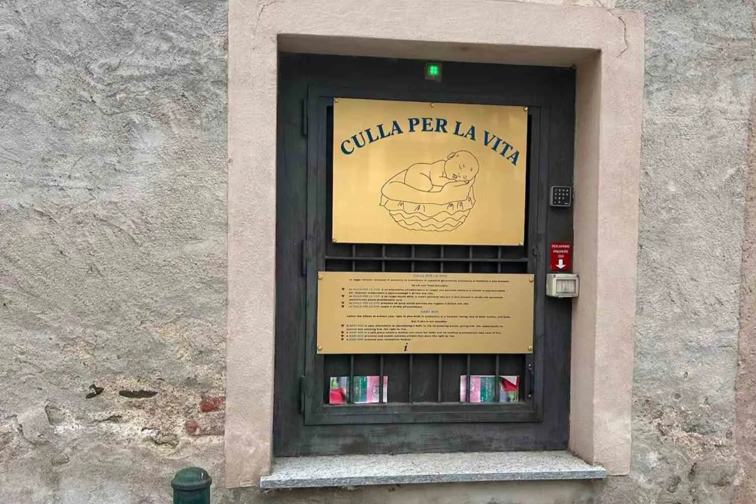 Neonato lasciato nella Culla per la Vita a Giaveno, i volontari: “non è un abbandono, ma un gesto d’amore”
