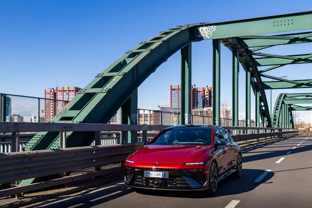 Hyundai IONIQ 6 N Line arriva in Italia, 325 CV e fino a 595 km di autonomia - HDmotori.it