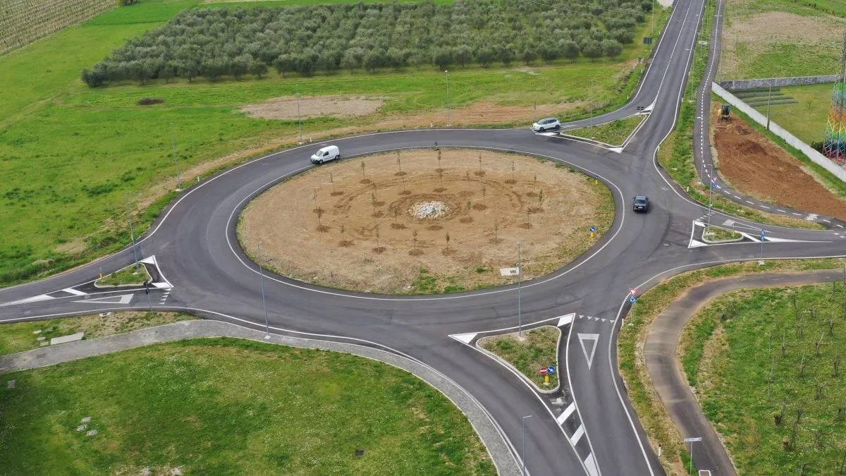 Rotatorie nel nuovo Codice della Strada: come cambieranno le regole su precedenza e corsie - HDmotori.it