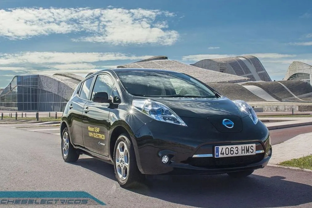 Nissan Leaf, dopo 10 anni cambia batteria con 5.000 euro: ora segna 500 km di autonomia - HDmotori.it