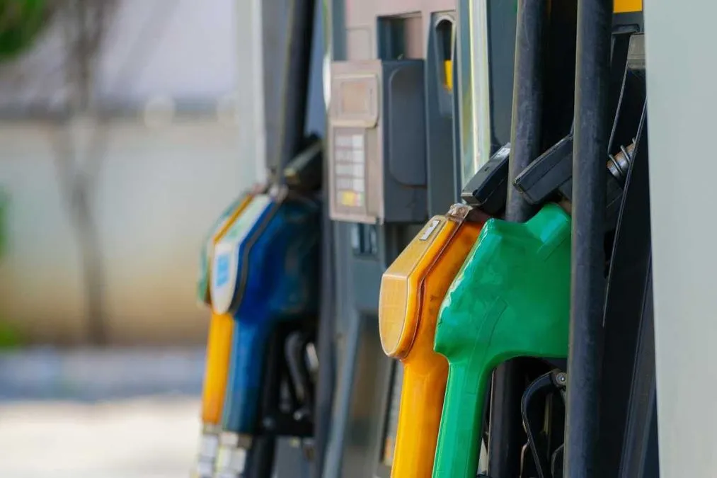 Petrolio a prezzi record nel 2008, ma perché la benzina costava molto meno di oggi? - HDmotori.it