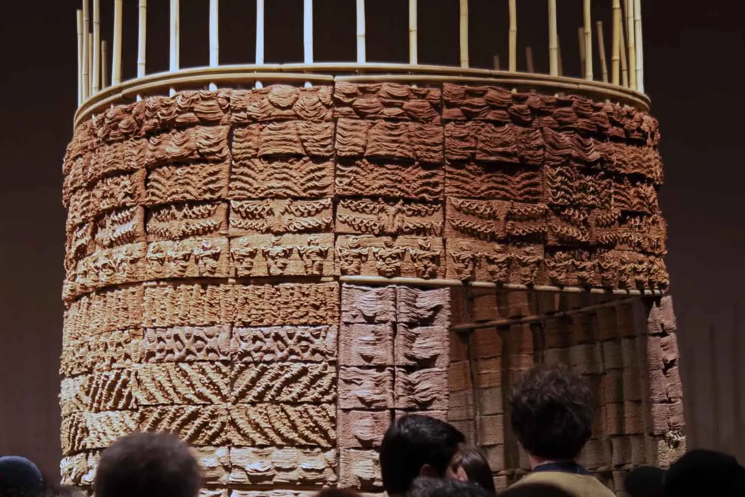 Gli scienziati trasformano i rifiuti edili in robusti edifici stampati in 3D utilizzando le alghe marine
