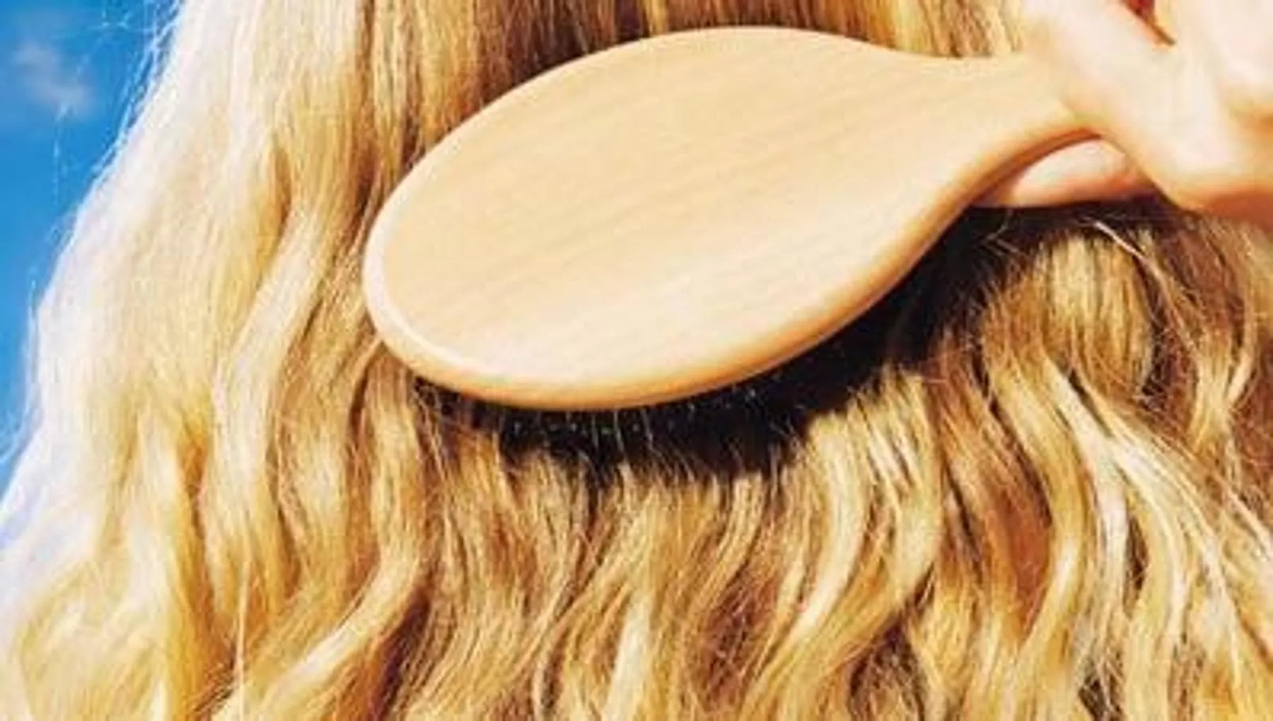 Capelli sani, ecco la strategia per evitare le doppie punte
