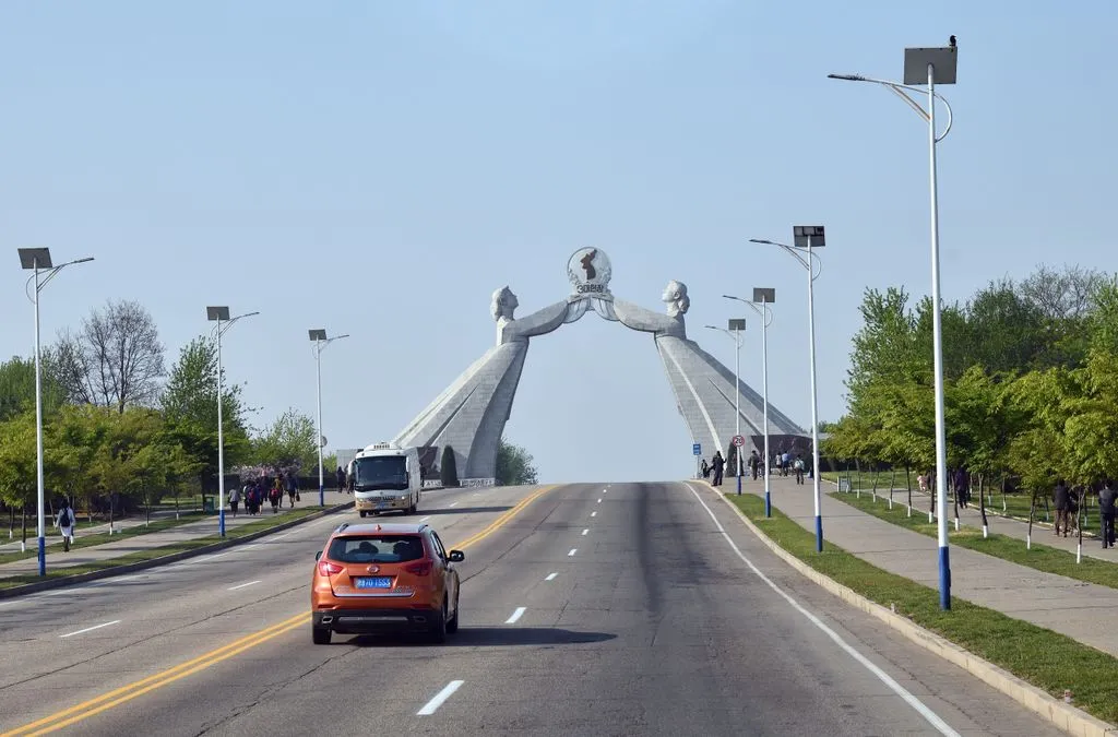 In Corea del Nord spuntano traffico fitto e parcheggi: perché Pyongyang è piena di auto - HDmotori.it