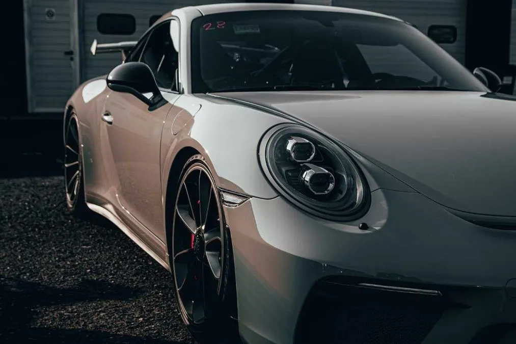 Porsche prova a scacciare la crisi con un nuovo piano per il 2035 - HDmotori.it