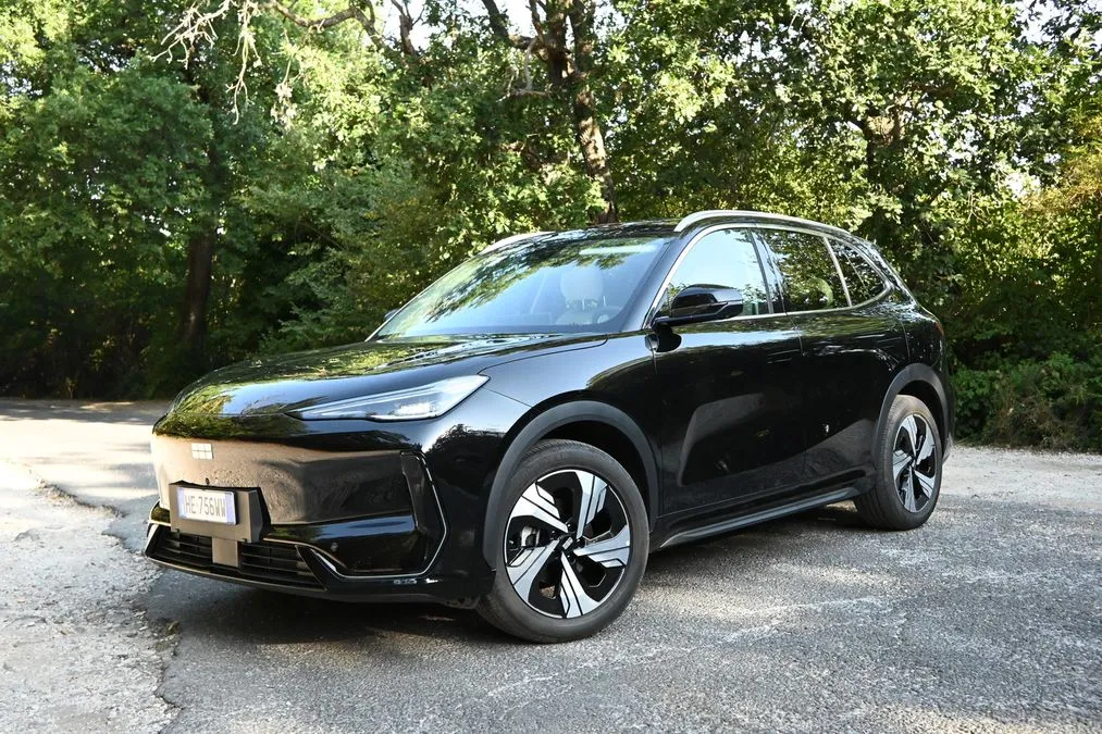 Geely EX5, il SUV elettrico cinese alla prova: ecco come va davvero - Video - HDmotori.it