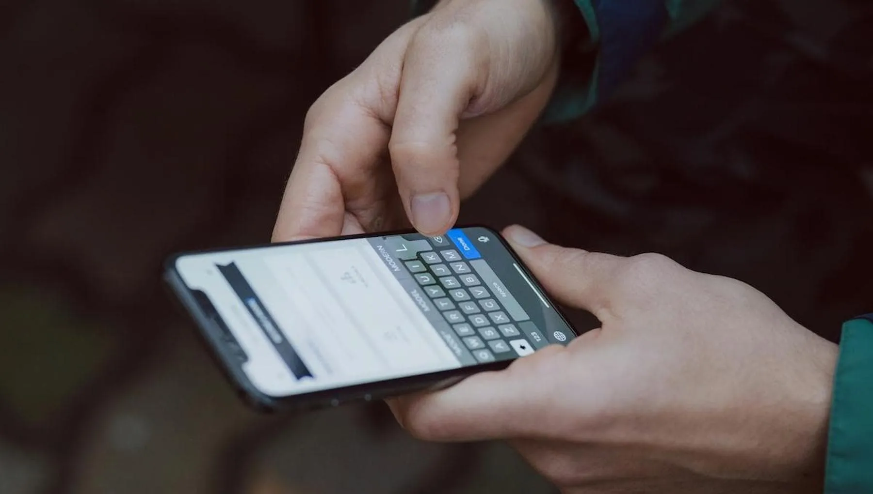 Falsi sms dell’Agenzia delle Entrate, comunicazione fiscale porta verso siti fraudolenti