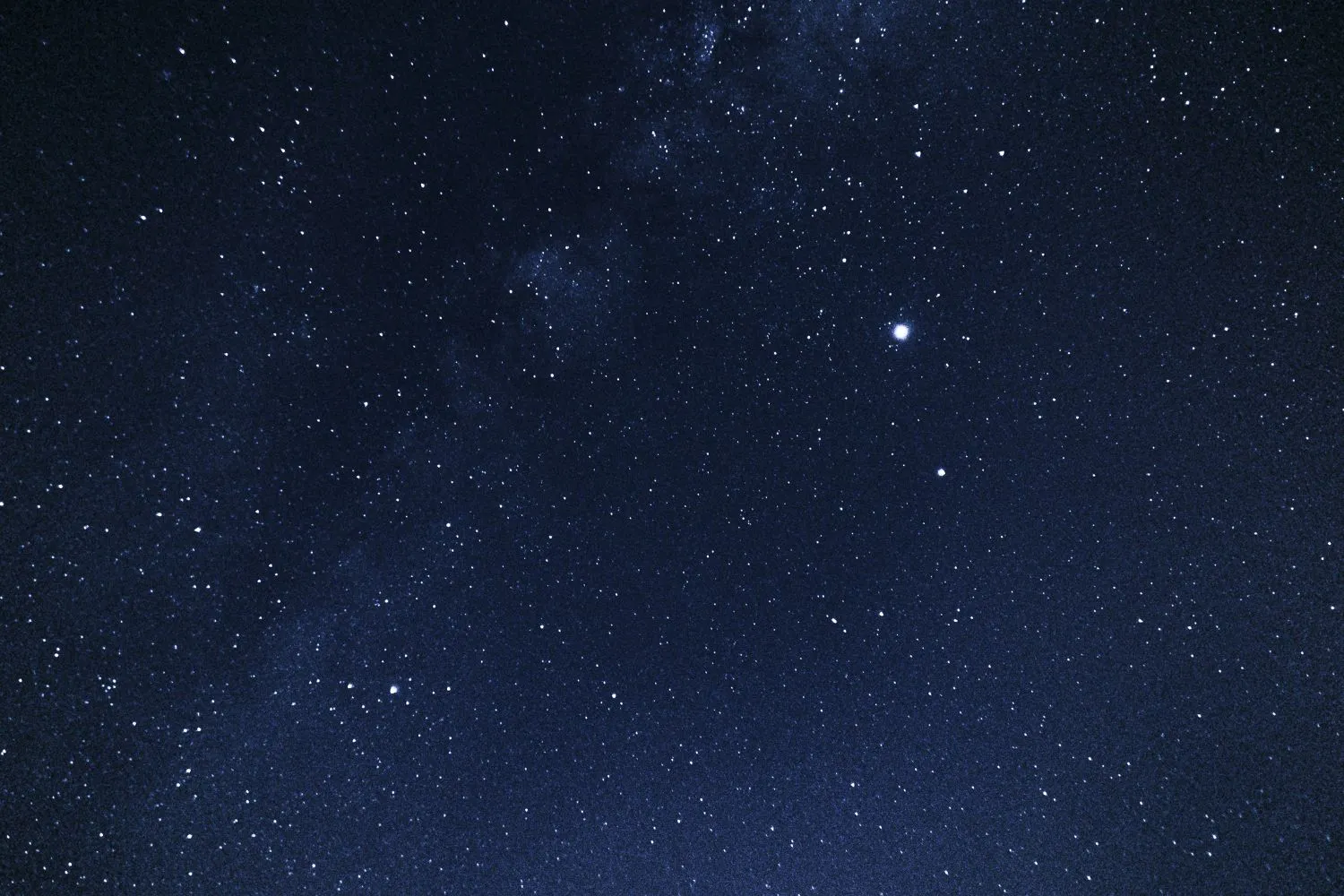 Ci aspettano due spettacoli uno più bello dell’altro circondati di stelle cadenti (e visibili a occhio nudo), non manchiamo!