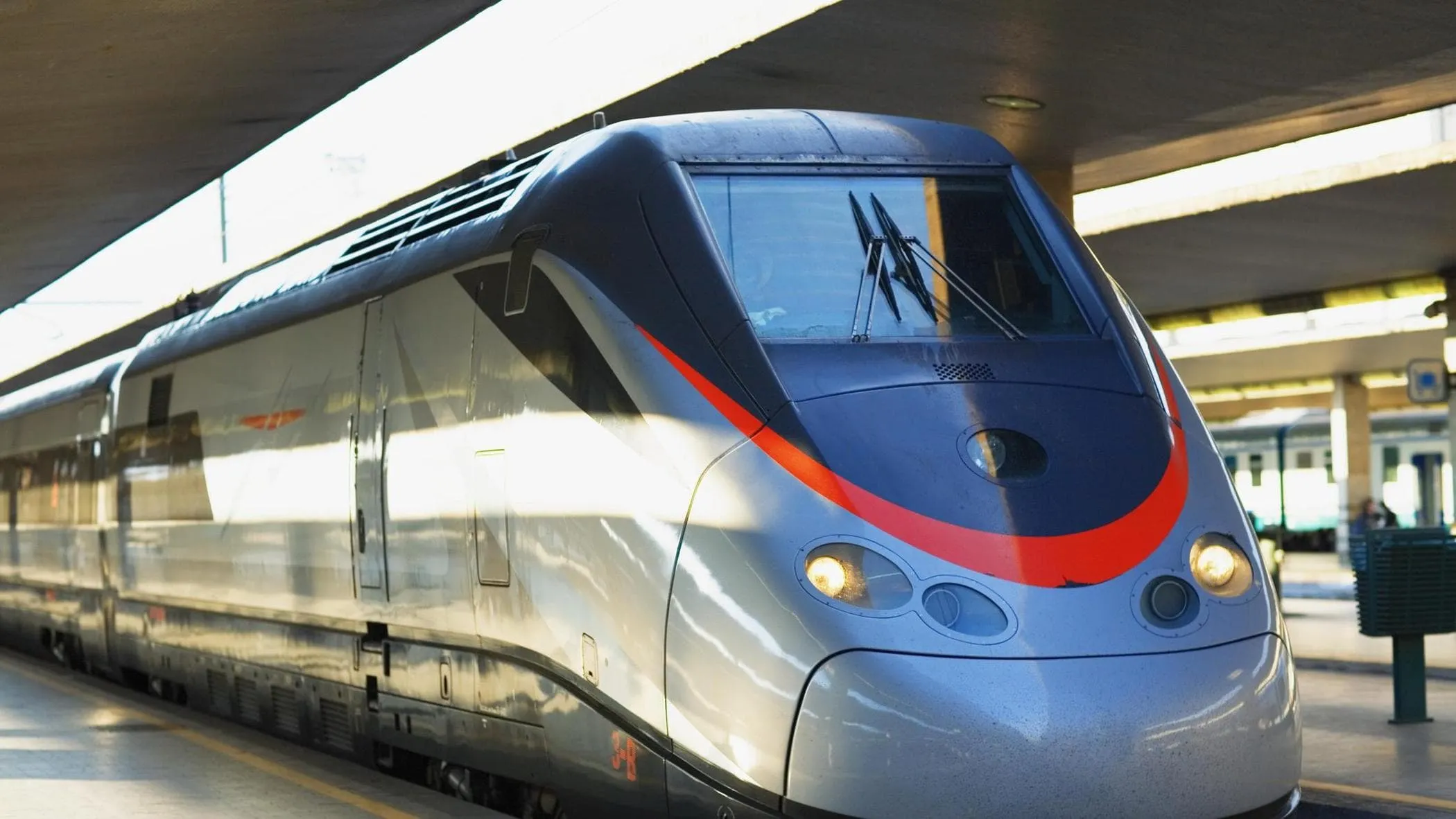 Torna FrecciaRosa, la prevenzione oncologica a bordo dei treni e nelle stazioni