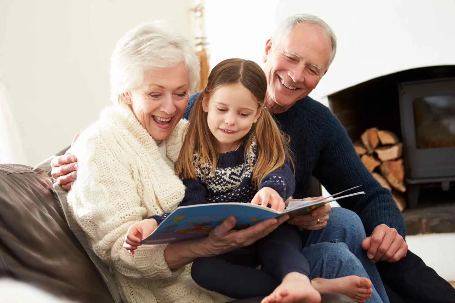 Le frasi e i proverbi dei nonni che da piccoli detestavamo e ora ci mancano terribilmente