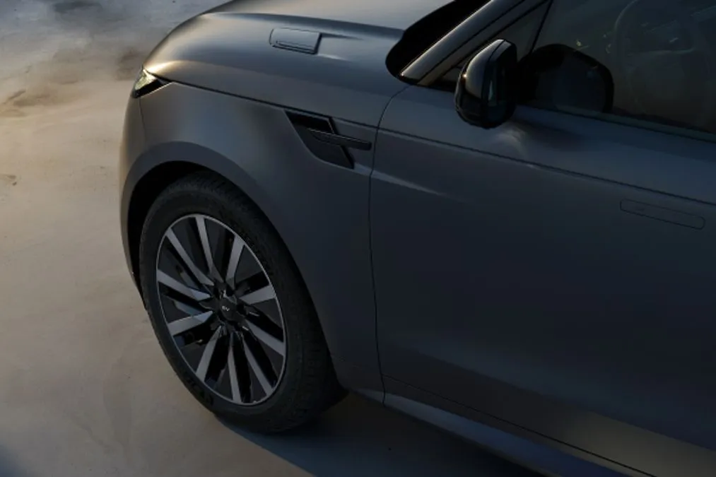 Sta per arrivare una nuova Range Rover Sport, scelta controcorrente - HDmotori.it