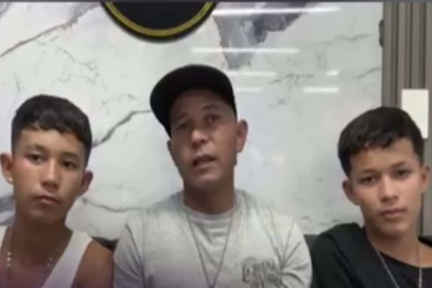 Questi due giovani fratelli sono sopravvissuti ai terremoti in Venezuela e in Colombia (ma hanno perso i loro familiari)