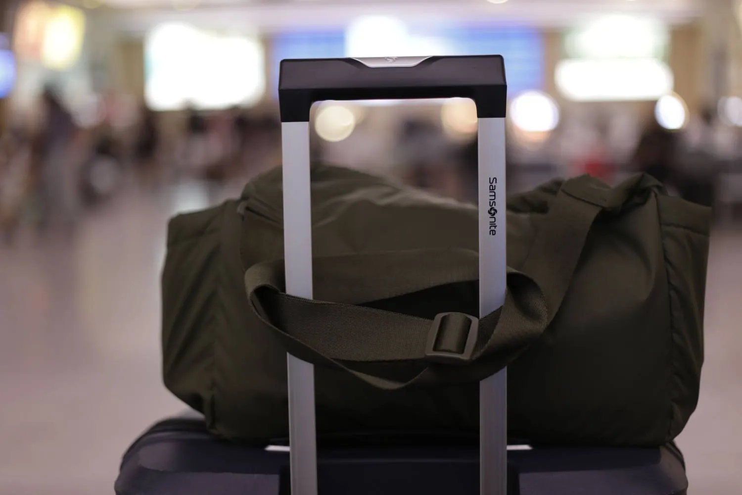 Torna l’asta degli oggetti smarriti a Malpensa (e ci sono anche smartphone e friggitrici ad aria): come partecipare