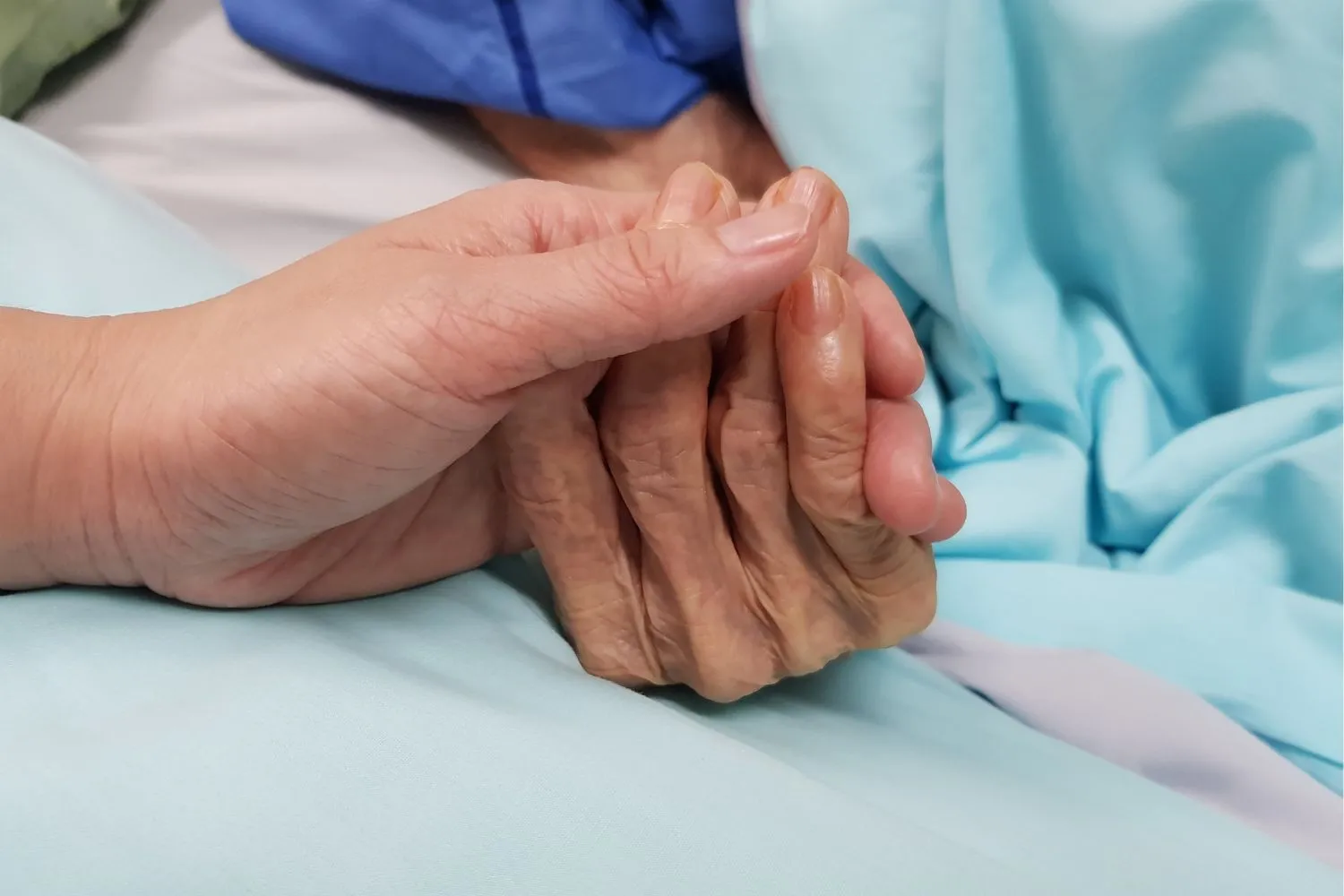 Fine vita in Francia: il Parlamento approva definitivamente la legge su eutanasia e suicidio assistito
