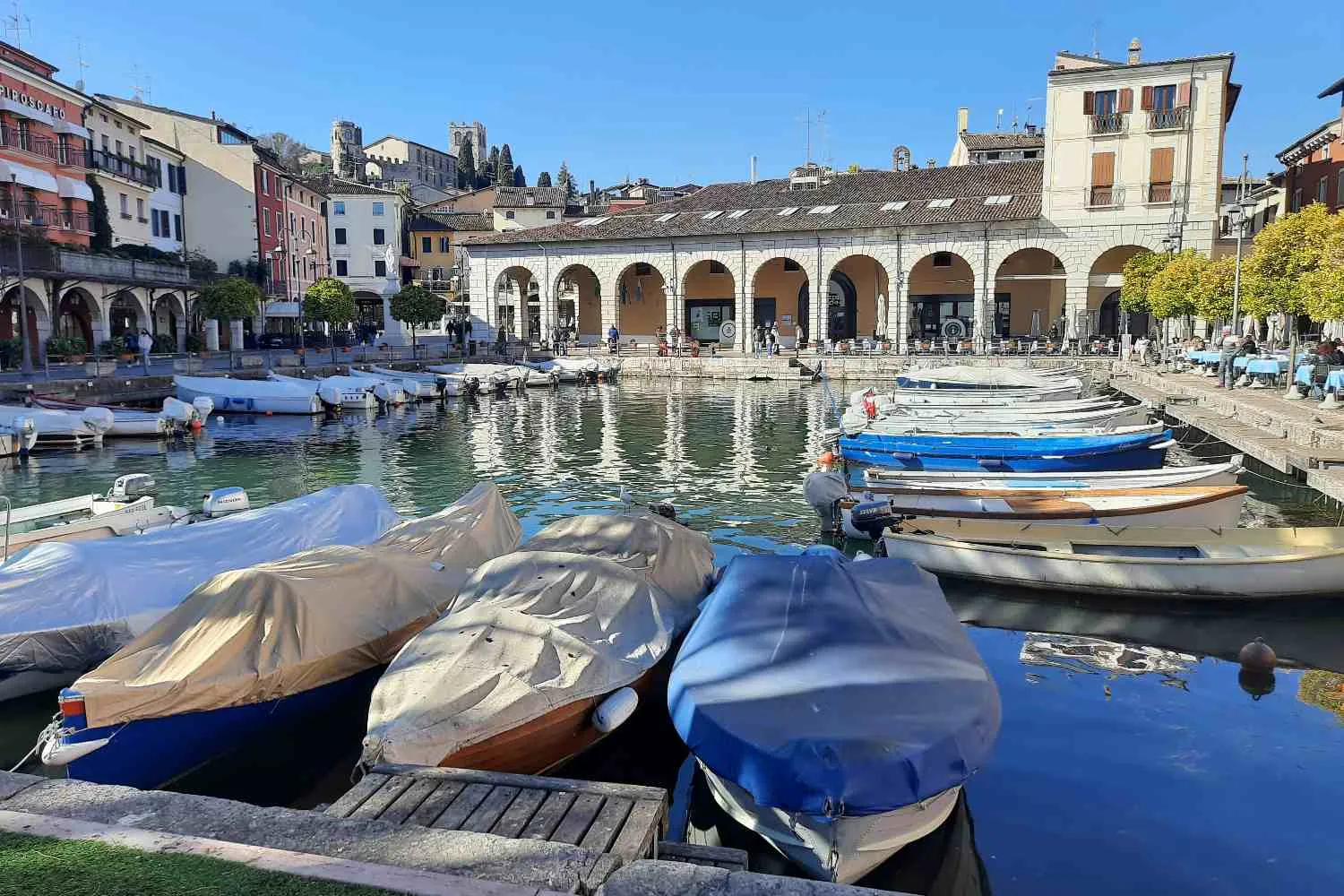 Non solo Sirmione, ti porto con me sulla sponda lombarda del Lago di Garda, alla scoperta della meravigliosa Riviera dei Limoni