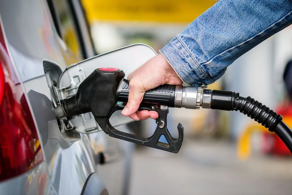 Gasolio, scattano le accise mobili: taglio di 4,9 centesimi fino al 7 novembre - HDmotori.it