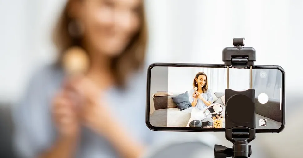 Influencer marketing: in Italia mercato da 425 milioni, compensi in calo per le celebrity