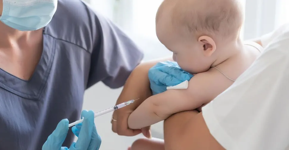 Vaccini nei bimbi e autismo: riparte la crociata di Trump, ma l'Italia non cambia idea