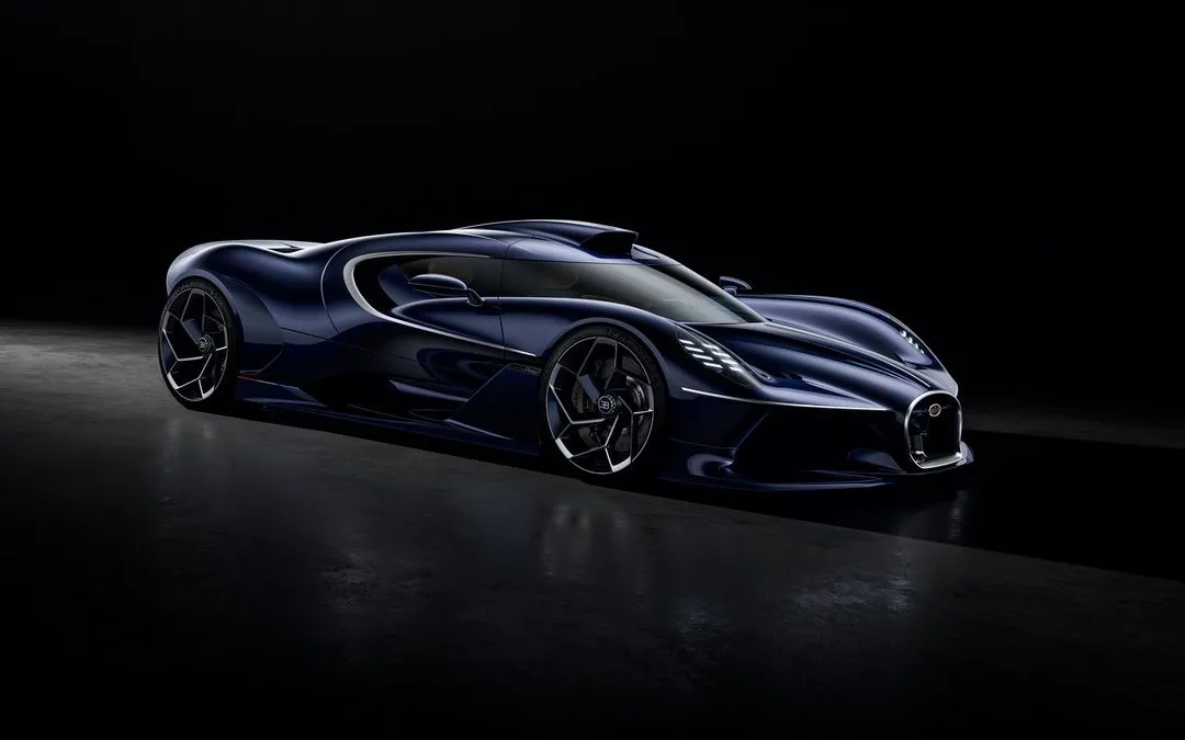 Bugatti Destrier: debutta a Pebble Beach la one-off derivata dalla Bolide - HDmotori.it