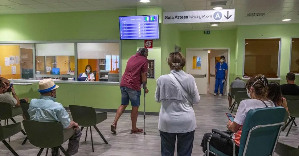 Il paradosso liste d'attesa: migliorano, ma solo una ricetta su due diventa visita o esame